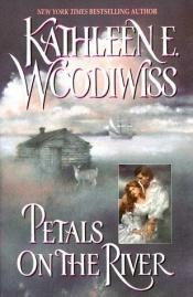 book cover of Petali sull'acqua by Kathleen E. Woodiwiss