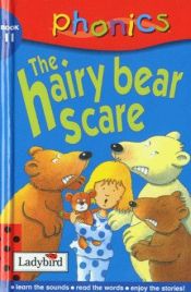 book cover of The Hairy Bear Scare (Phonics S.) by Clive Gifford