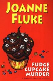 book cover of Fudge cupcake murder by Joanne Fluke