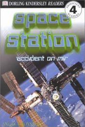 book cover of Space station : accident on Mir by Meredith Hooper