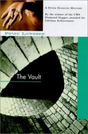 book cover of The Vault by ピーター・ラヴゼイ